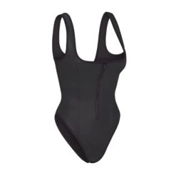 RUBBERIZED SCUBA SWIM SCOOP NECK ONE PIECE | ONYX -SWIMwear Sale Store SKIMS SWIM OP BRF 3164 ONX SIDE