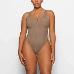 SKIMS SPORT SWIM SCOOP NECK ONE PIECE | DESERT -SWIMwear Sale Store SKIMS SWIM SW BDY 0069 AA DES 0002 FR