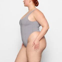 SKIMS SPORT SWIM SCOOP NECK ONE PIECE | CHROME -SWIMwear Sale Store SKIMS SWIM SW BDY 0069 AC CHM 0006 SD