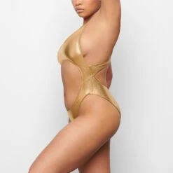 METALLIC SWIM CUT-OUT MONOKINI | GOLD -SWIMwear Sale Store SKIMS SWIM SW MKN 0038 QA GOL 0007 SD