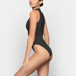SWIM ZIP FRONT SLEEVELESS ONE PIECE | ONYX -SWIMwear Sale Store SKIMS SWIM SW SLO 0149 TC ONX 0012 SD