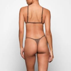 GLITTER SWIM TRIANGLE BIKINI TOP | JASPER -SWIMwear Sale Store SKIMS SWIM SW TRI 0105 JSP ZC 0022 BK x1 8d7ea0e3 2f42 4bae becf 21c78d6901eb