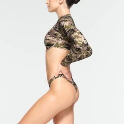 SWIM LONG SLEEVE UNDERWIRE TOP | SKIMS CAMO -SWIMwear Sale Store SKIMS SWIM TP LSL 2790 OC LGC 0008 SD